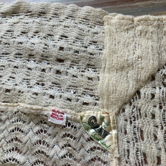 Vintage Baby Shawl Carriage Lap Blanket Wool Lace Throw Made in Alva Scotland - Picture 5 of 5